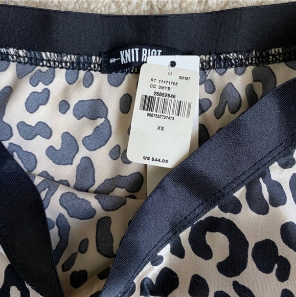 Victoria’s Secret x Knit Riot ✦ Satin Leopard Skirt ✦ Elastic Waist Mini XS NWT - Picture 7 of 13